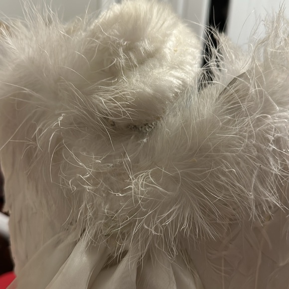 Vintage! Gorgeous White Angel with Real Like Wings Tree Topper! - Picture 7 of 9